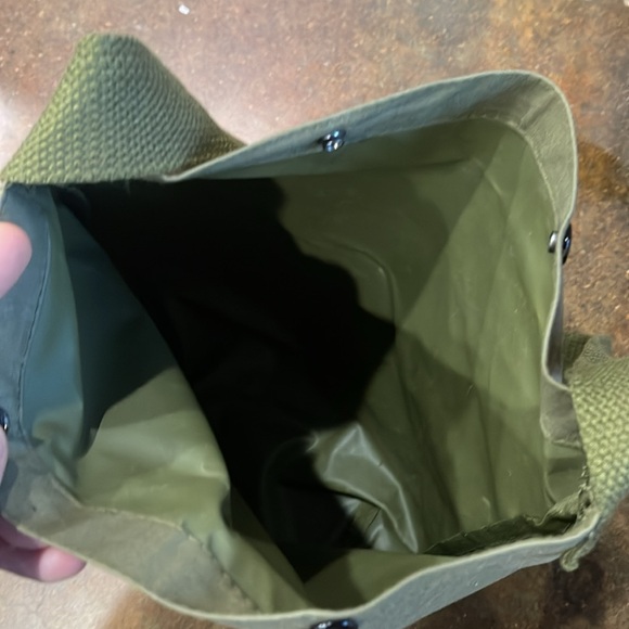 Supreme olive water proof side bag - Picture 3 of 3
